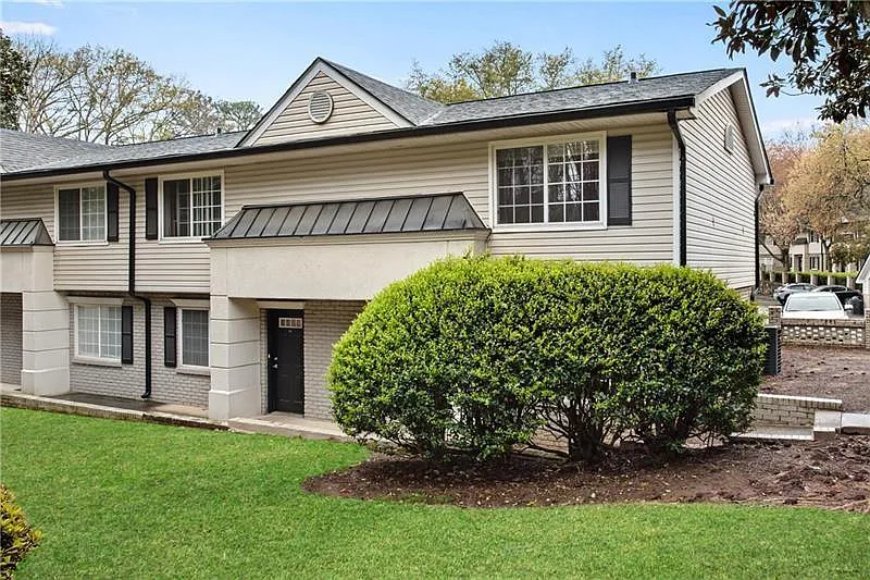 3 bed, 1.5 bath, 1000 sqft, $1,750 — Photo 2