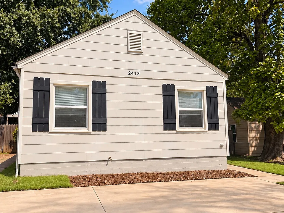 2413 E 17th Pl