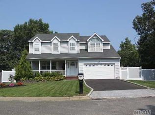 5 Ithaca Ave, Port Jefferson Station, NY 11776