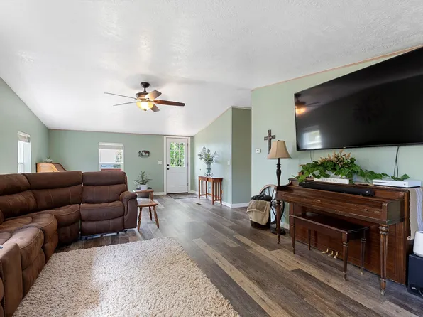 458 Warp Dr, Corvallis, MT 59828