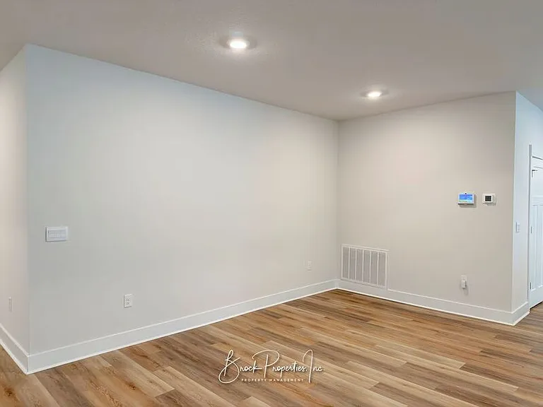 6052 Rutherford Loop — Photo 13