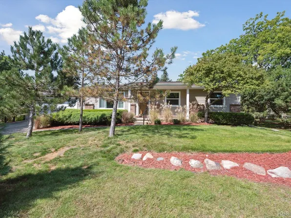 5307 N Seymour Rd, Flushing, MI 48433