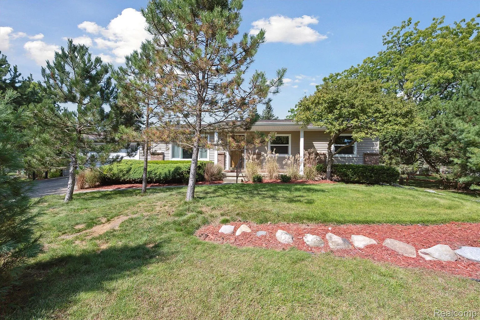 5307 N Seymour Rd photo 1