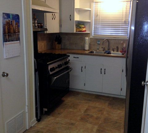 2nd image of 609 E Anaqua Ave