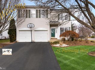 25 Fanning Way, Pennington, NJ 08534