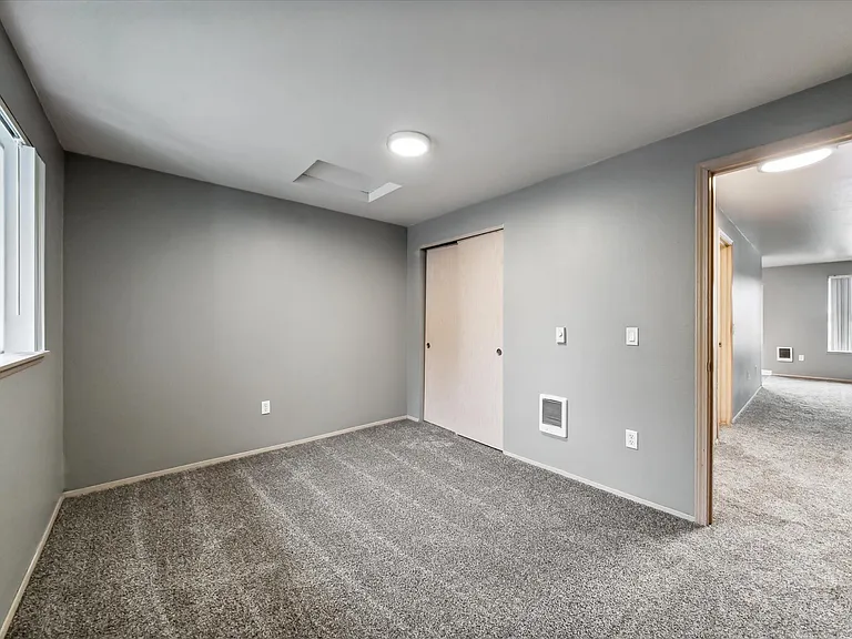 Oak Park Village Apartments — Photo 13