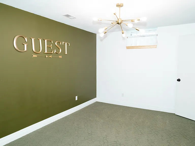 1426 W Nottingham Cir — Photo 38