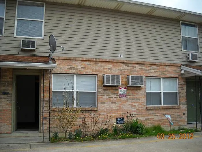 304 Sal Blvd APT B photo 1