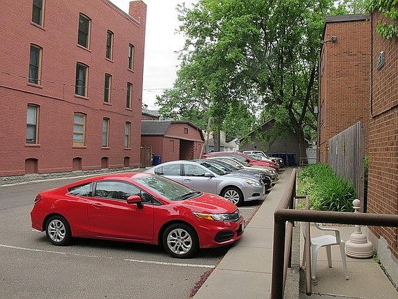 4th image of 384 Laurel Ave #2