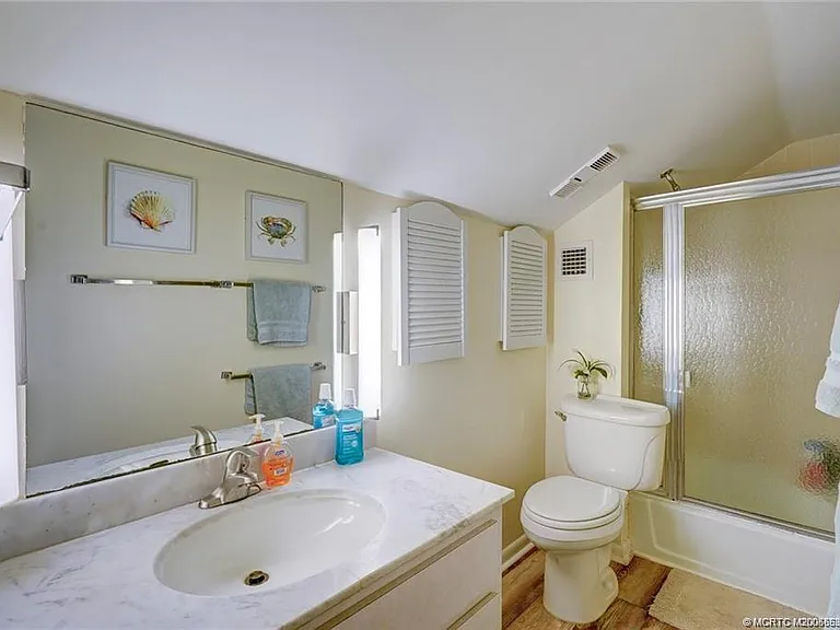310 NE Golfview Cir #310 — Photo 15
