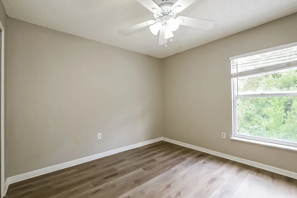 4 bed, 2.5 bath, 2200 sqft, $2,975 — Photo 4