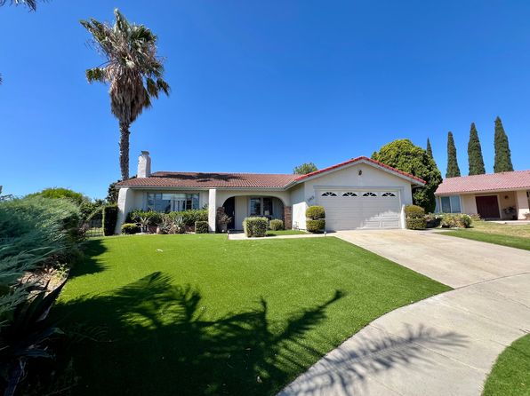 2590 N Robinhood Pl