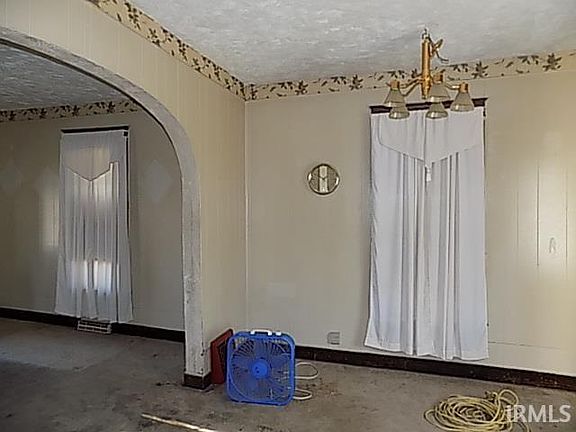 3rd image of 415 W Indiana Ave
