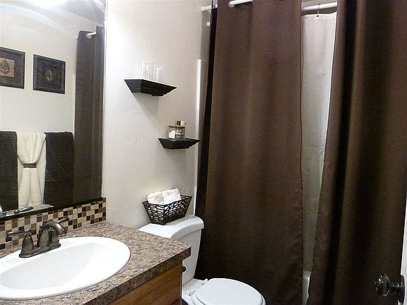 Upstairs Hall Bathroom