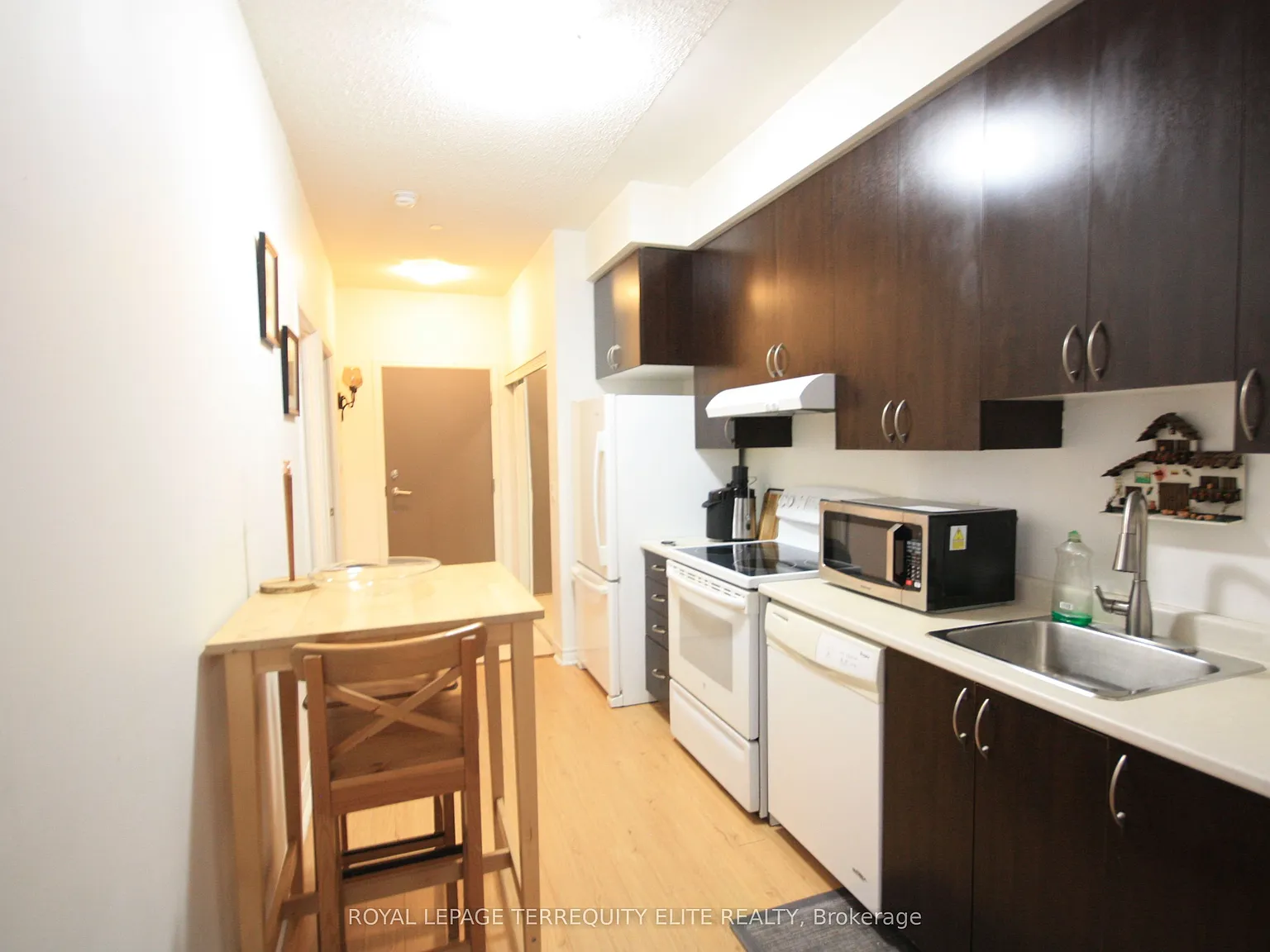 35 Saranac Blvd — Photo 4