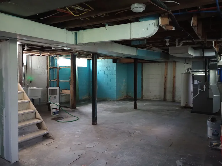5274 Hereford St — Photo 14