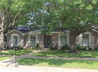 3105 Vernon Dr, Arlington, TX 76015
