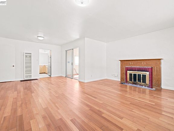 4th image of 17005 Santa Fe St