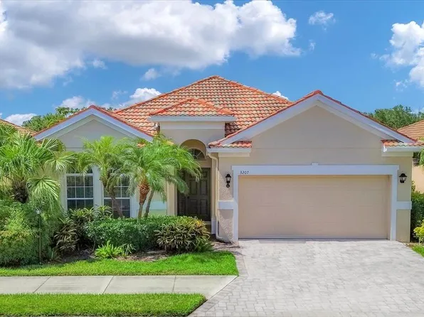 3207 77th Dr E, Sarasota, FL 34243