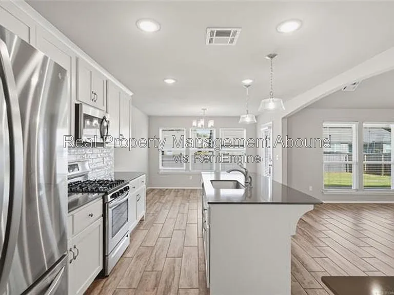 3706 S 13th Pl — Photo 13