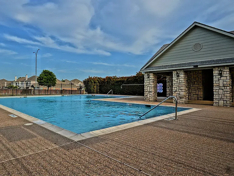 4500 Hickory Meadows Ln — Photo 26