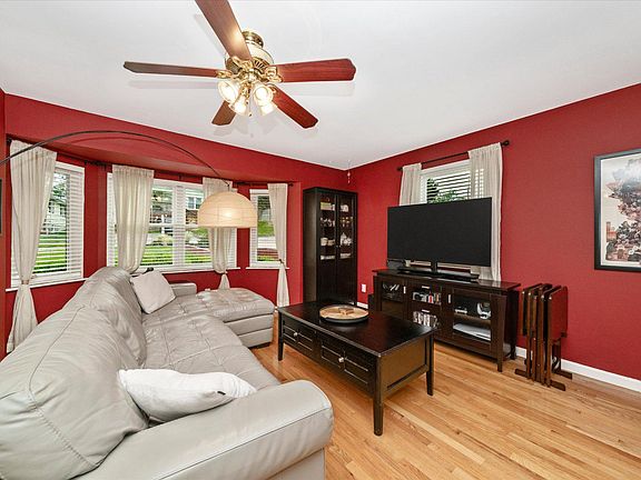 4th image of 6334 Euclid Ave