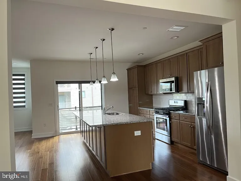 916 Lakeview Ct #36 — Photo 6