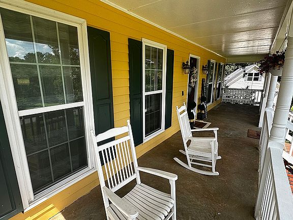2nd image of 692 Crawford Cir