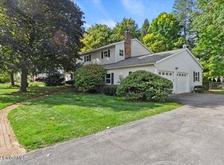 21 Twilight Dr, Clifton Park, NY 12065