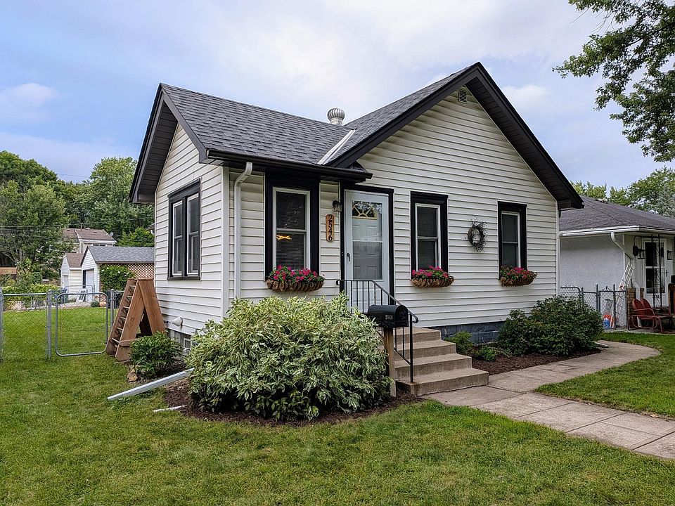 1st image of 2546 McKinley St NE