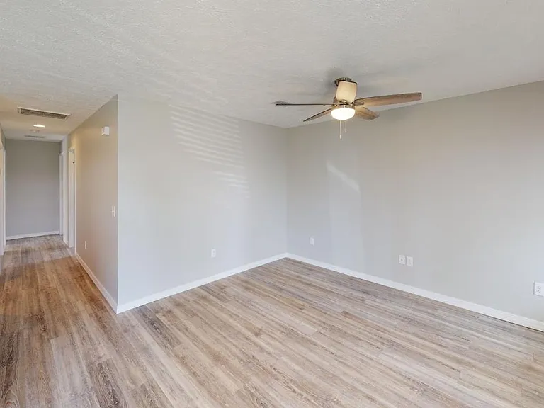 2301 N Anne Ave — Photo 8
