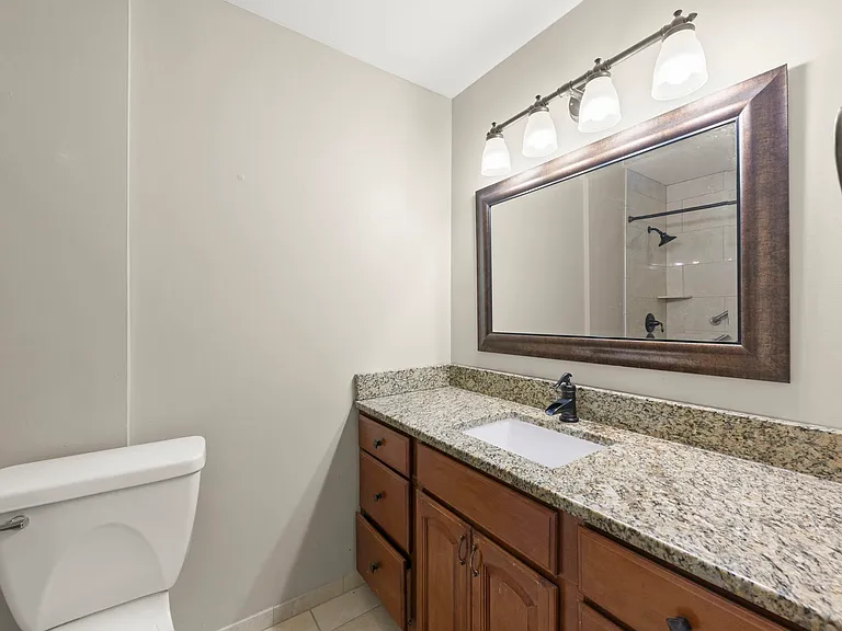 1055 Devonshire Ave #1055 — Photo 13