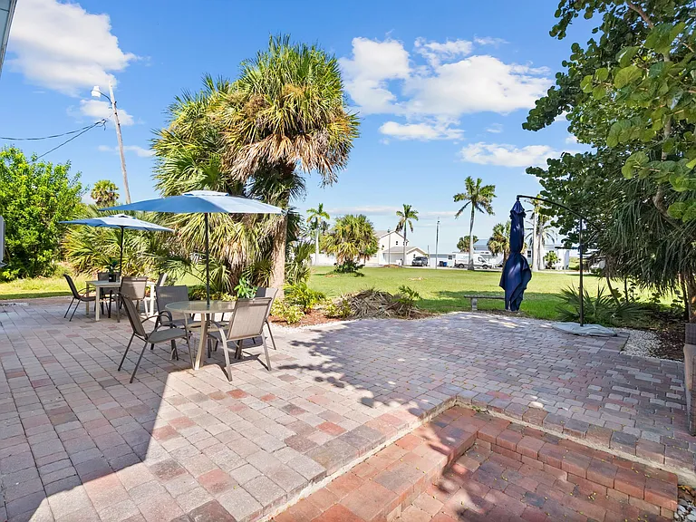 670 Hernando St #E — Photo 16