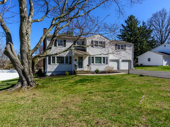 12 Windsor Road East, North Haven, CT 06473
