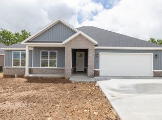 941 Buchanan St, Prairie Grove, AR 72753