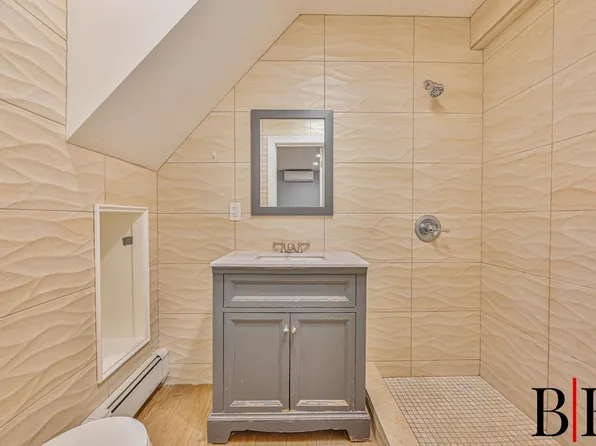 2078 Bergen Avenue image 15 of 25