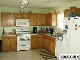 Spacious kitchen