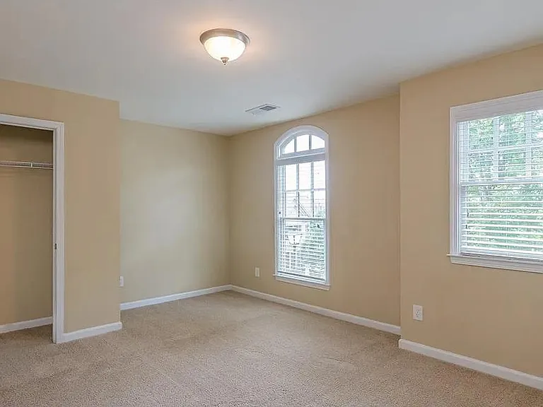 3775 Silver Springs Rd — Photo 27