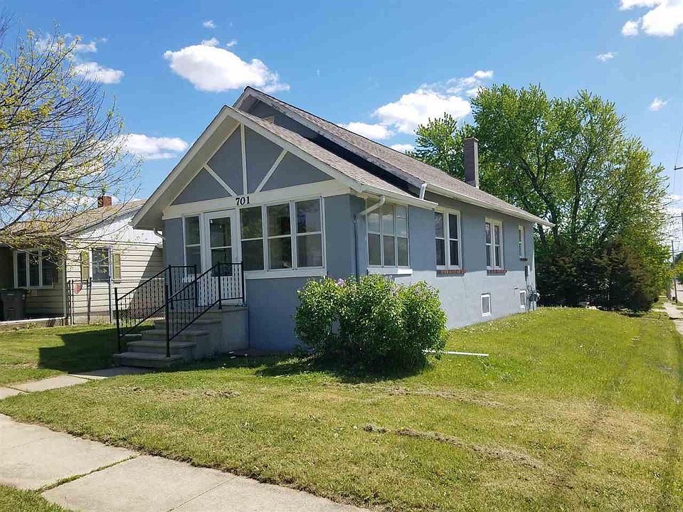 1st image of 701 2nd Ave NE