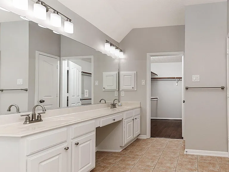 11 Fair Light Ct — Photo 14