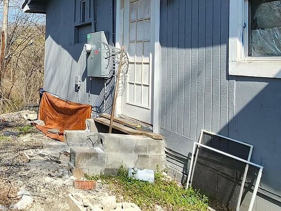 2nd image of 417B Mississippi St