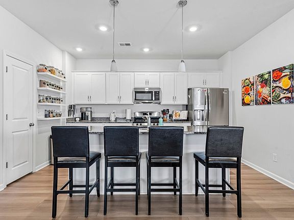 4th image of 1435 Bellaria Way
