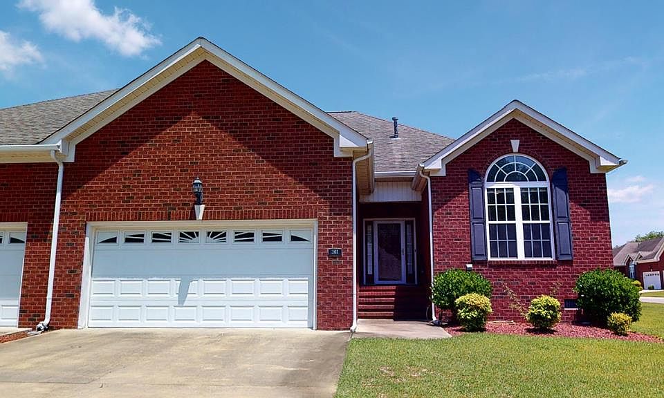 1st image of 301 Commonsgate Dr
