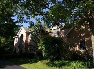 7 Forrest Way, Poughkeepsie, NY 12603