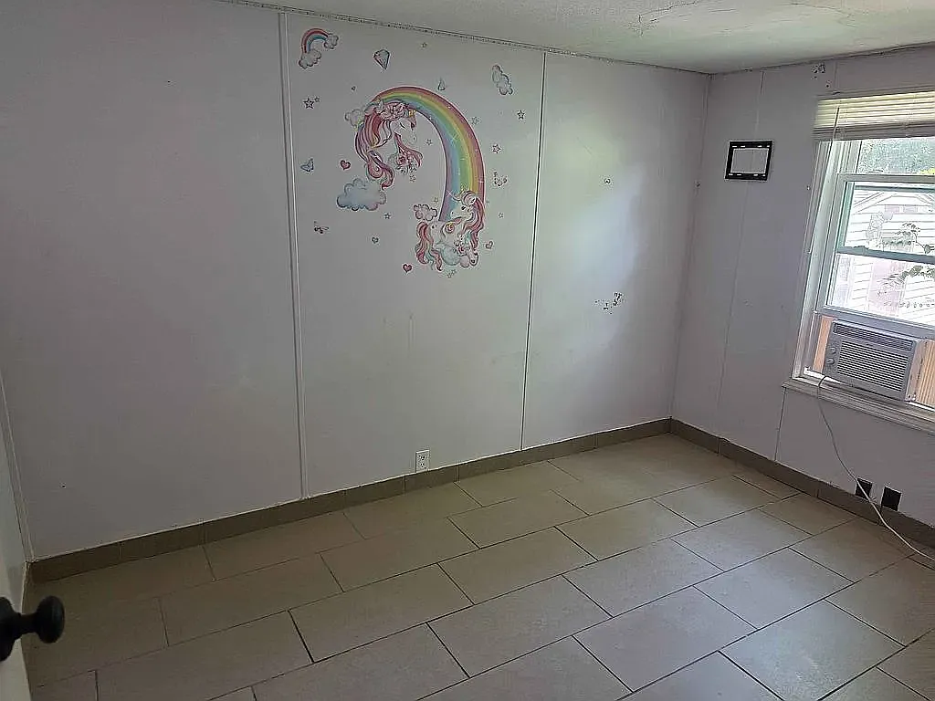 3 bed, 1400 sqft, $70,000 — Photo 4