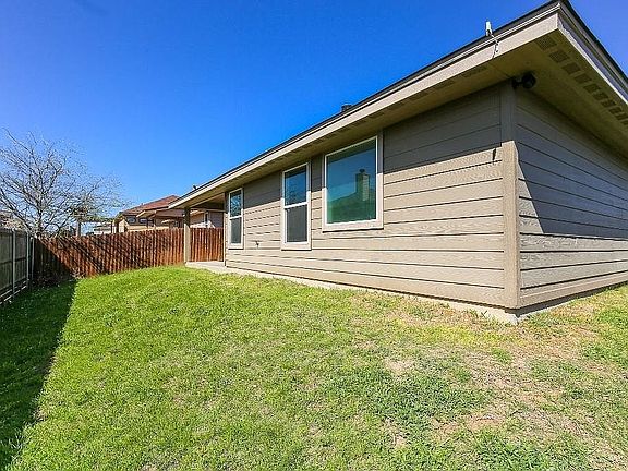5th image of 104 Tanner Ct N
