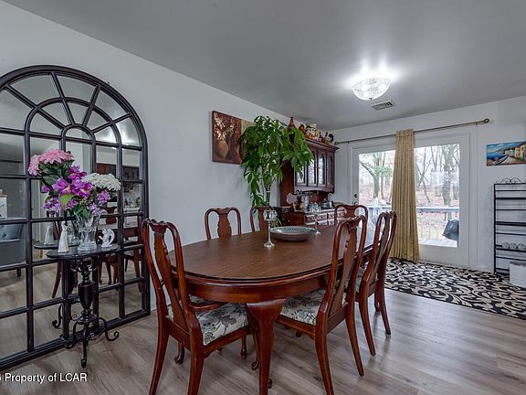 5th image of 42 Laflin Rd