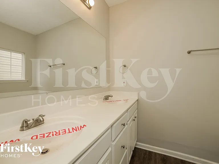 2046 Dartmoth Way — Photo 9