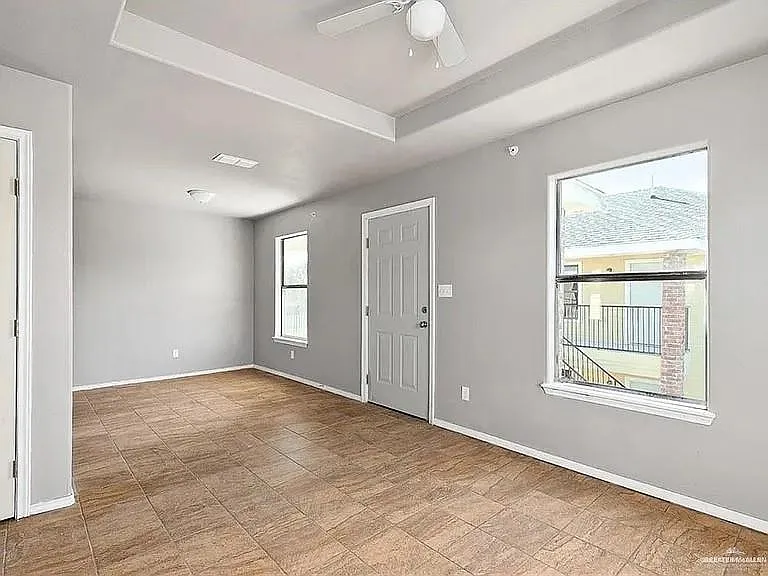 1426 E Rogers Rd #6 — Photo 13