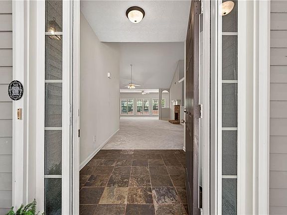 3rd image of 510 Jefferson Walk Cir